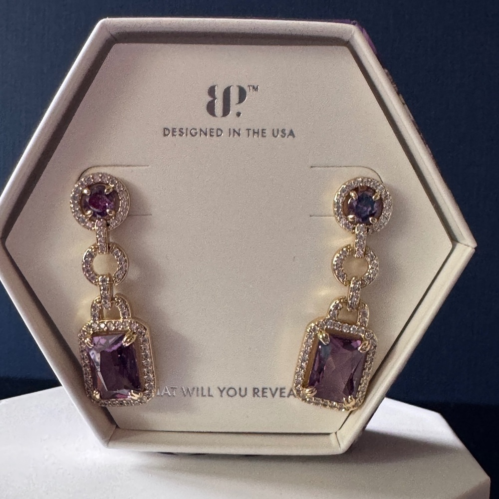 Bomb Party - ER93230 - She's Positively Glamorous